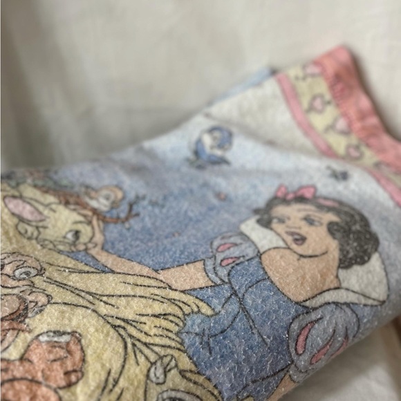 vintage disney snow white blanket - Picture 4 of 5